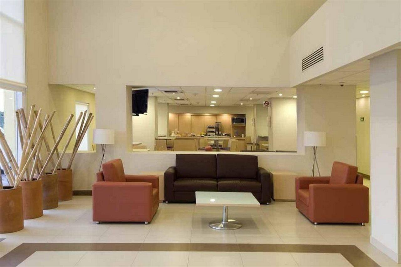 Hotel Express By Marriott Lázaro Cárdenas